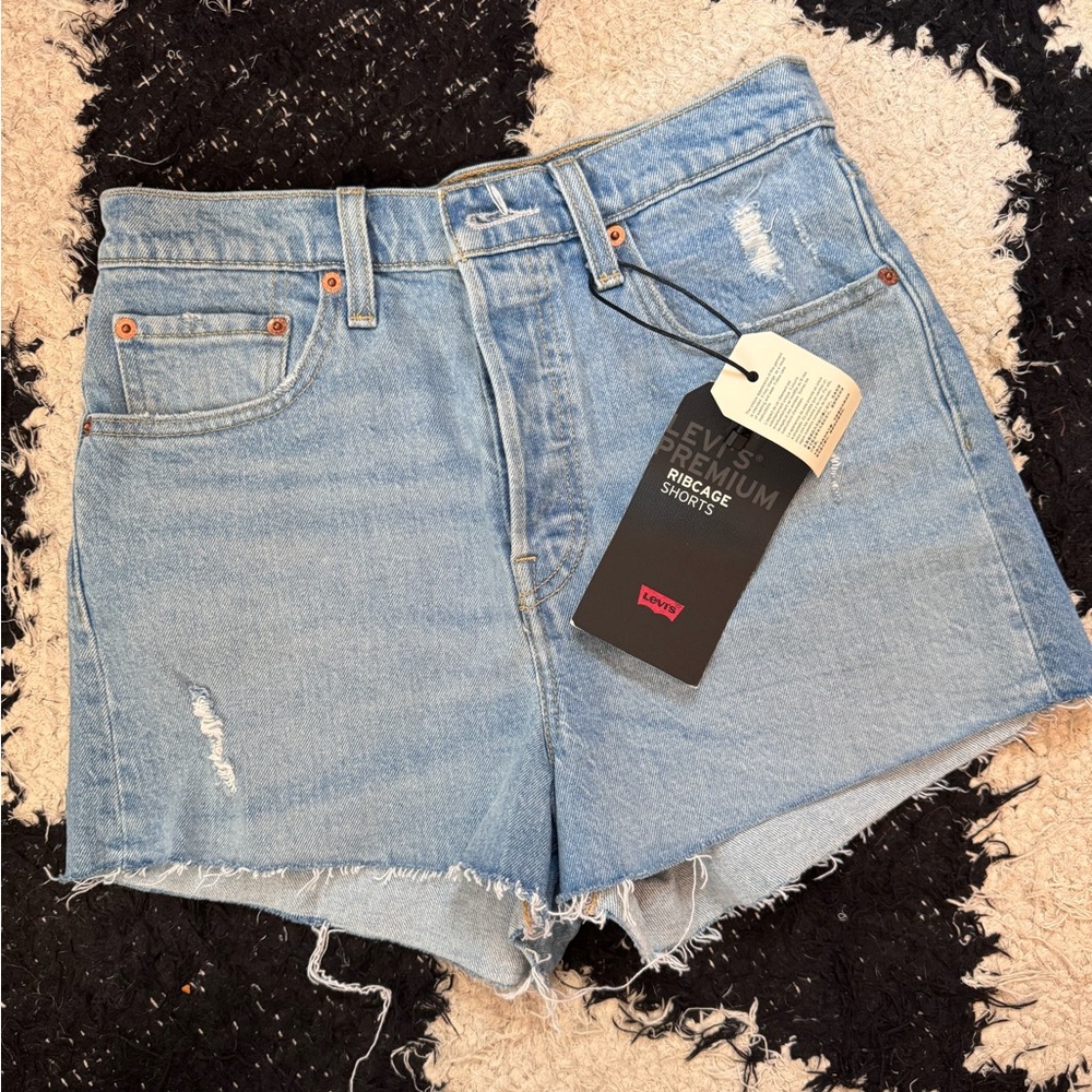 Levi’s Ribcage Shorts